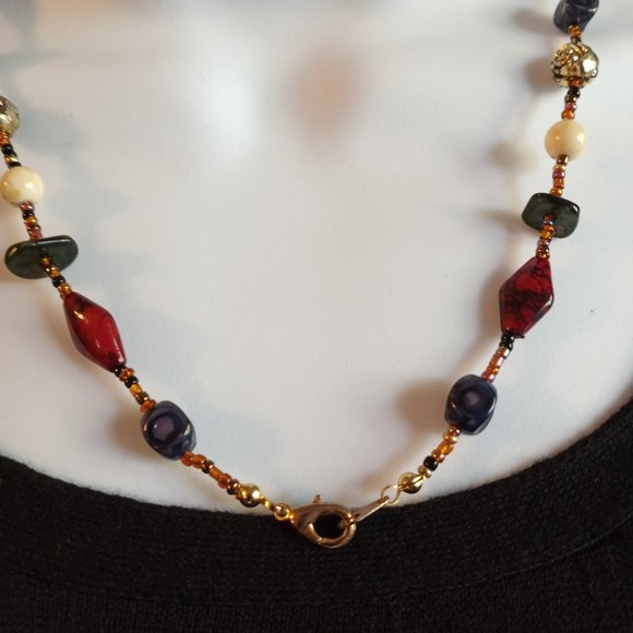 Bundle Deep Red Dk. Blue Lavender Gold Bone EUC Earrings 22" Necklace-Item #150 - Picture 3 of 3